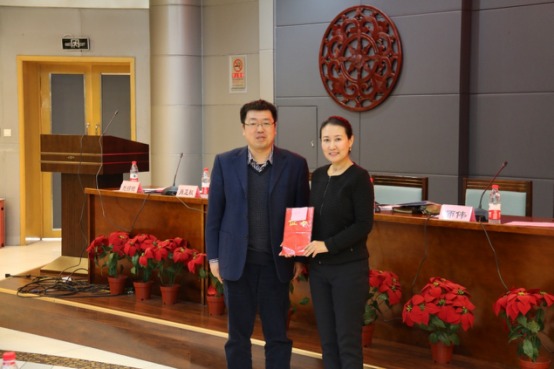 中國健康體檢慈銘集團(tuán)創(chuàng)始人韓小紅博士（右一）當(dāng)選協(xié)會(huì)第三屆會(huì)長
