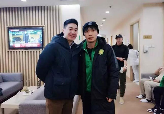 5張稀哲和慈銘球迷合影.jpg