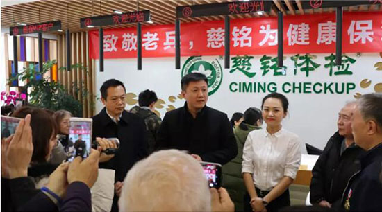 6邀請到特別嘉賓中國青聯(lián)委員王威與老兵們交流.jpg
