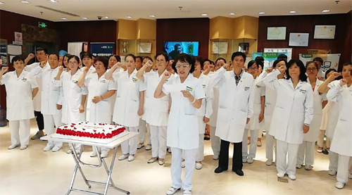 10慈銘體檢亮馬橋分院為在崗在職的醫(yī)師們慶祝“中國醫(yī)師節(jié)”.jpg