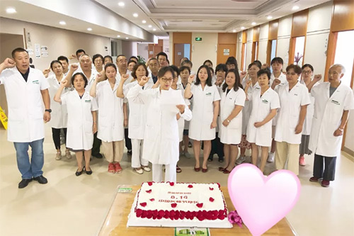 13慈銘體檢望京分院為在崗在職的醫(yī)師們慶祝“中國醫(yī)師節(jié)”.jpg