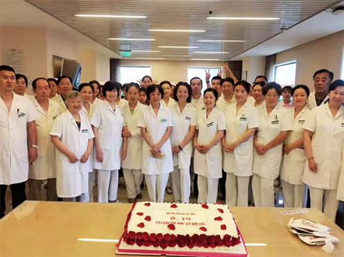 15慈銘體檢月壇分院為在崗在職的醫(yī)師們慶祝“中國醫(yī)師節(jié)”.jpg