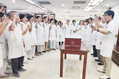 19慈銘體檢雍和宮分院為在崗在職的醫(yī)師們慶祝“中國醫(yī)師節(jié)”.jpg