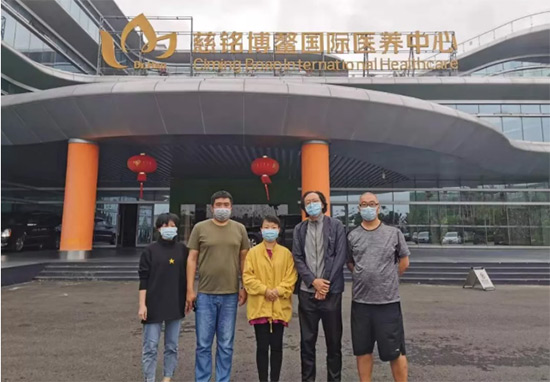 92月14日胡波書記在海南博鰲為博鰲先行區援鄂醫療隊送行.jpg