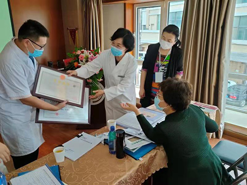 6評審團給予慈銘體檢分院高度評價.jpg